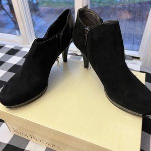 NWOT Bandolino Black Heels